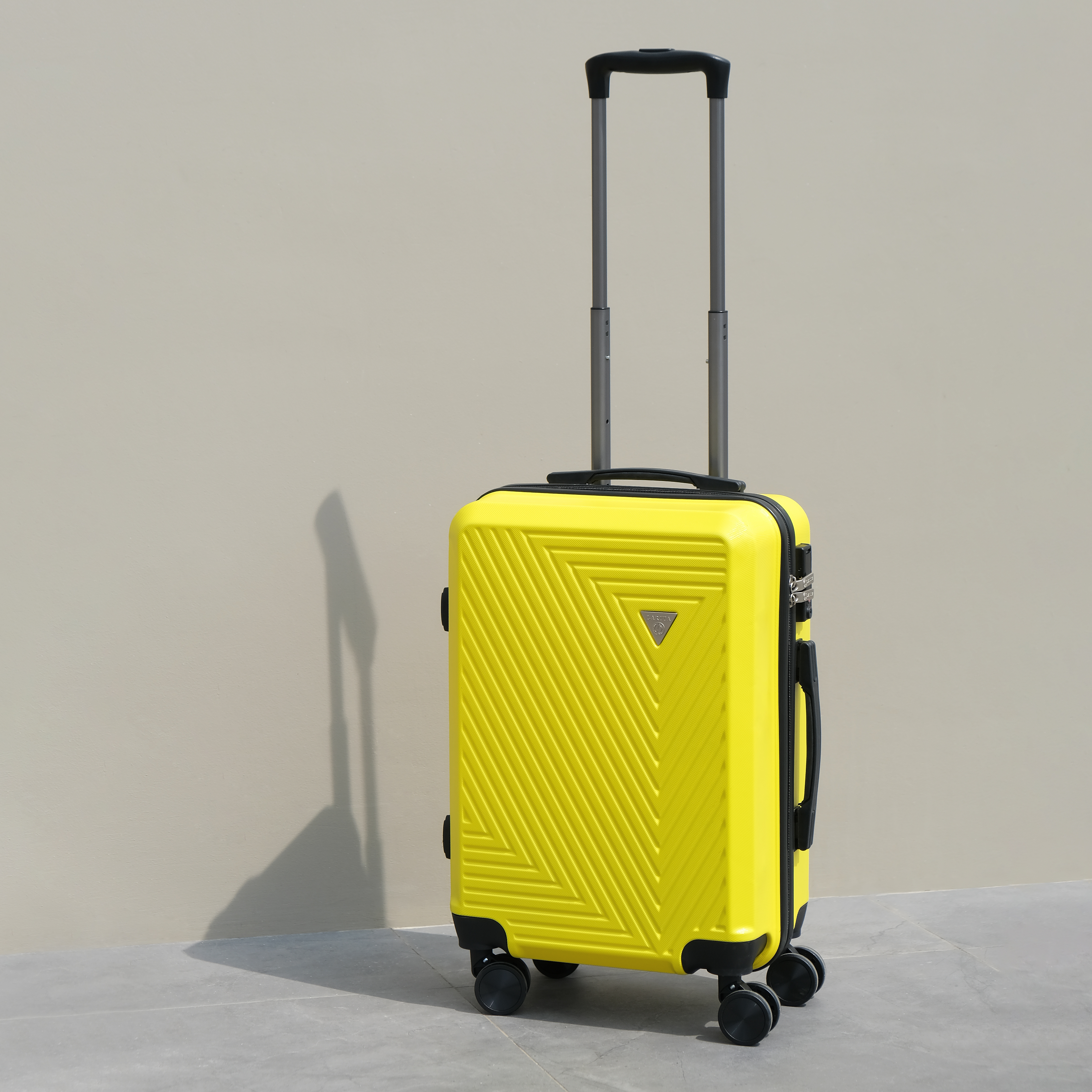 Vali kéo nhựa cứng Larita Tritan HF8012_28 L Yellow