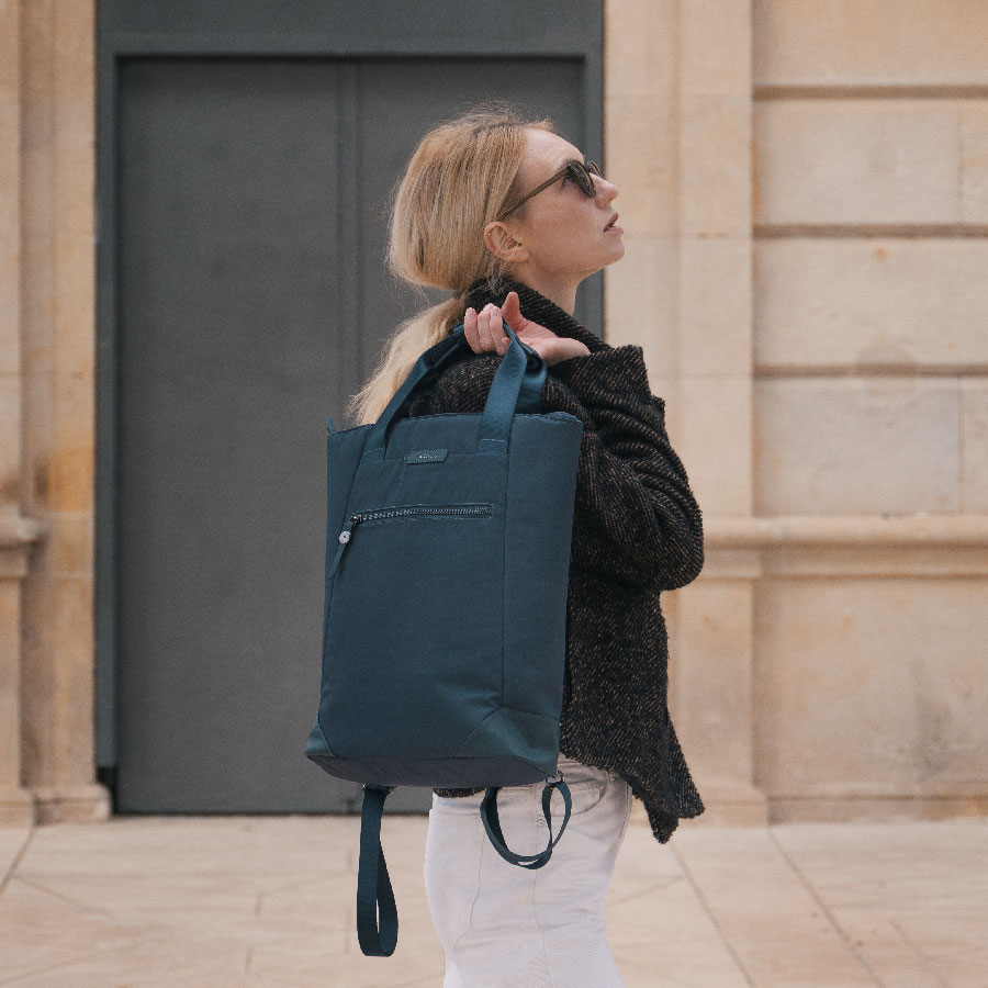 Balo laptop Targus Avila 15-16" 2-in-1 TBB65102GL Convertible BackPack M Midnight Navy