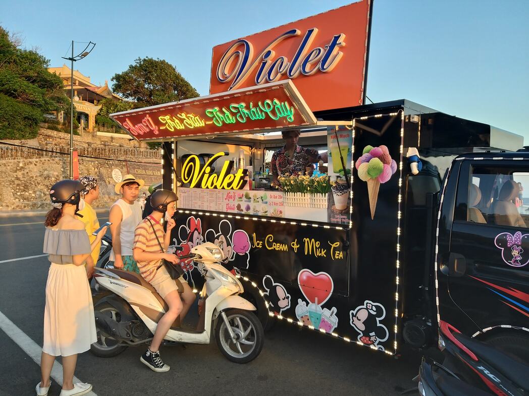 Check-in Địa điểm sống ảo :Con đường xe kem mới lạ tại Thành phố biển Vũng Tàu 13