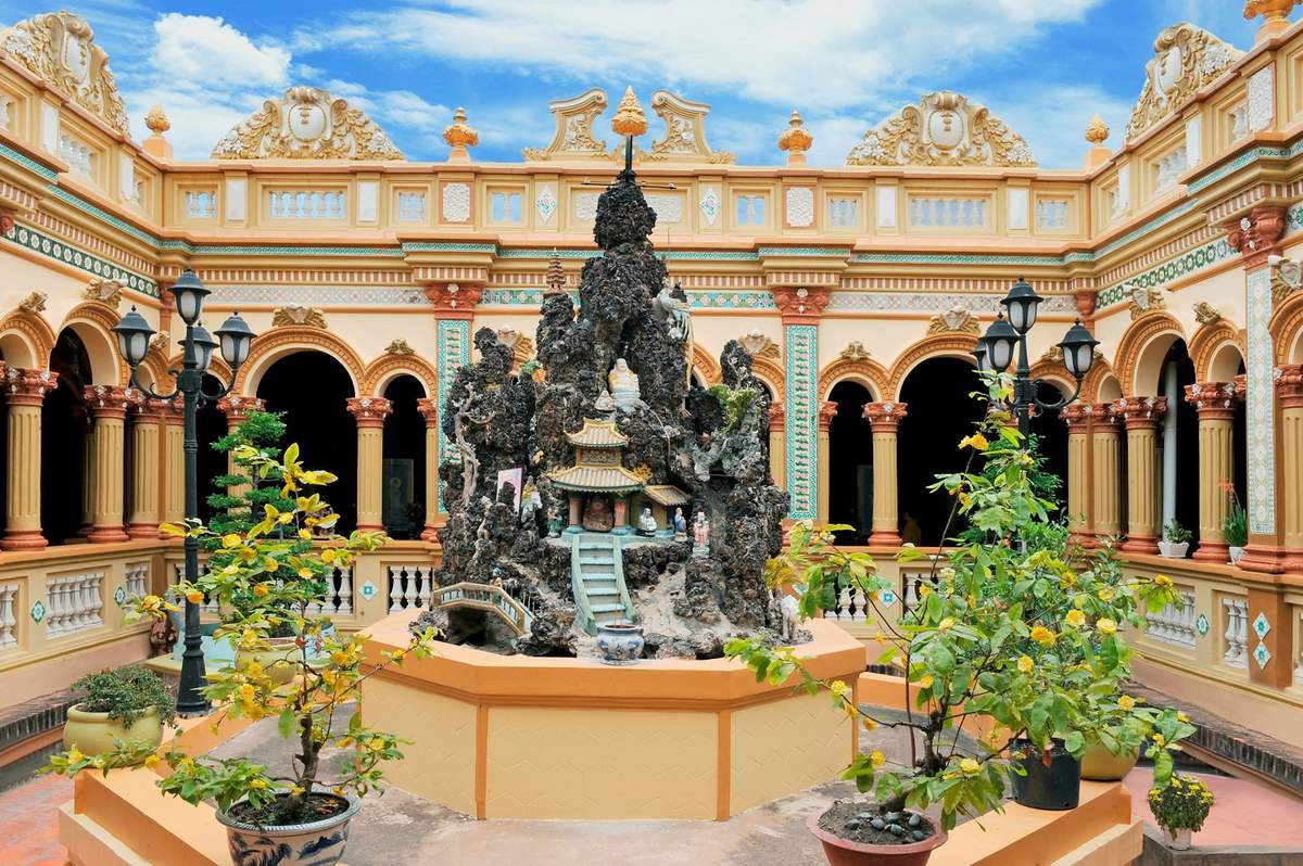 Chùa Vĩnh Tràng Tiền Giang và nét đẹp kiến trúc cực kỳ đặc biệt 6