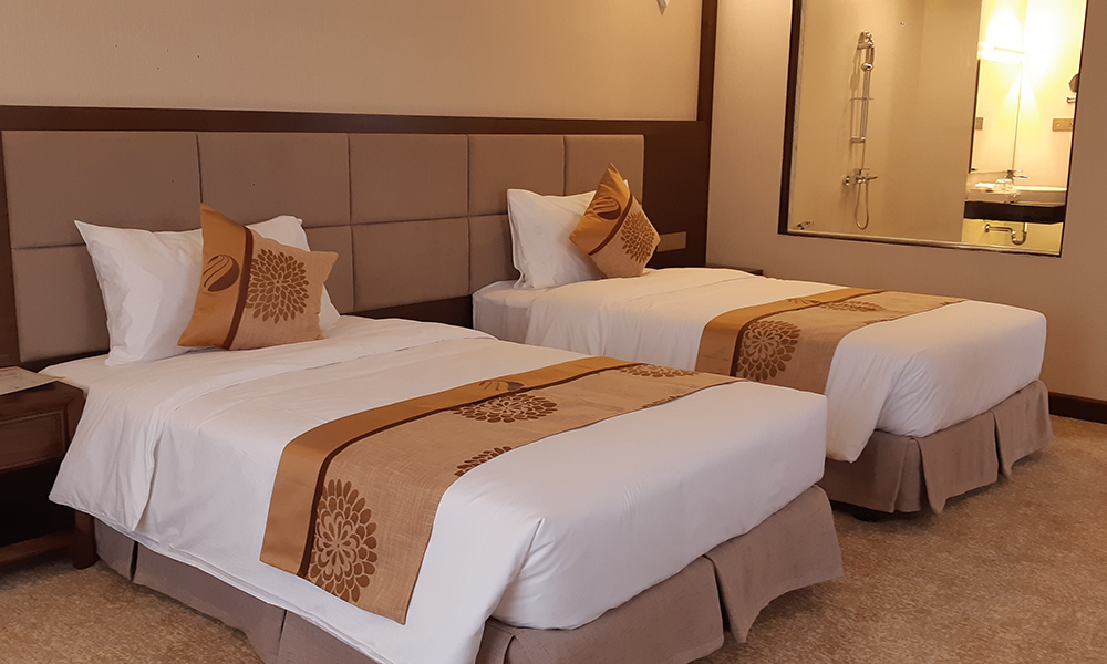 Duc Huy Grand Hotel & Spa – Khách sạn 4 sao với phong cách hoàng gia tối giản cùng dịch vụ xông hơi kiểu Hàn Quốc có 1-0-2 8