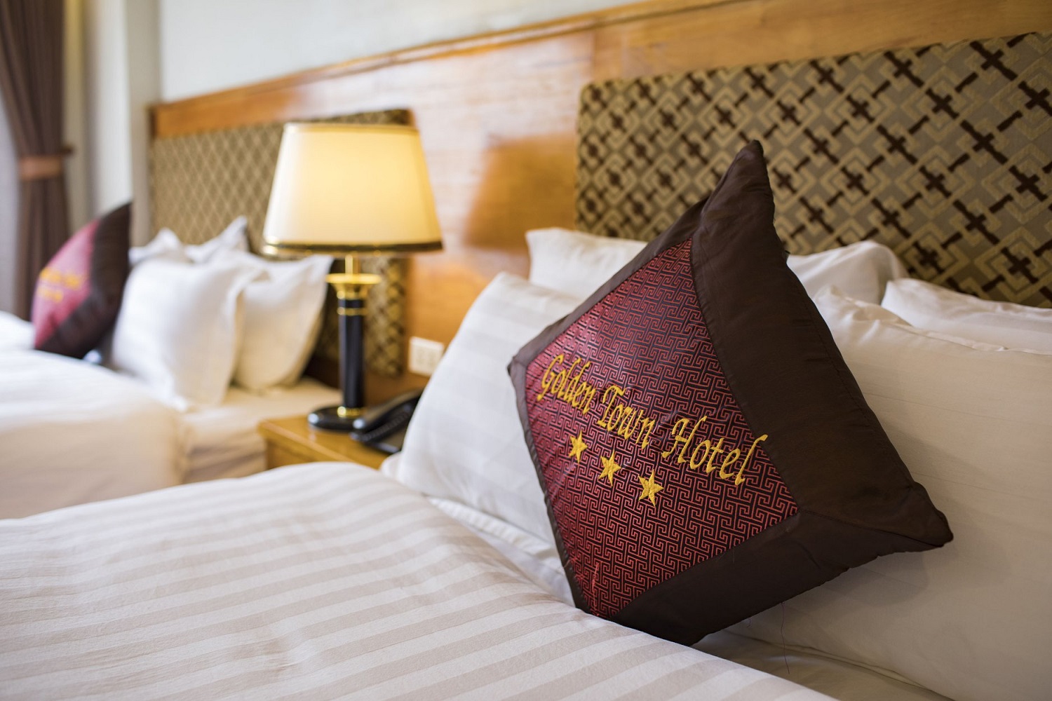 Golden Town Hotel – Khách sạn 3 sao với phong cách kiến trúc ấn tượng 12