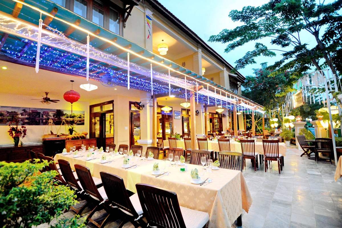 Green Heaven Restaurant Hoi An - Nhà hàng sở hữu tầm nhìn tuyệt đẹp nhìn ra quảng trường sông Hoài 2