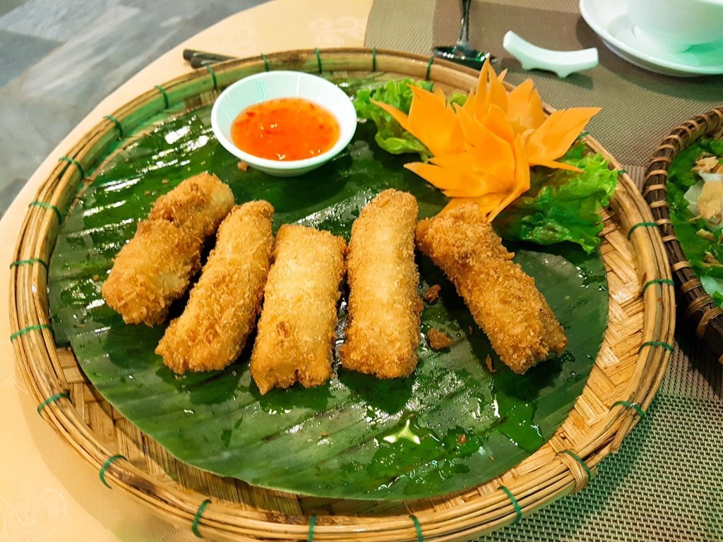 Green Heaven Restaurant Hoi An - Nhà hàng sở hữu tầm nhìn tuyệt đẹp nhìn ra quảng trường sông Hoài 11