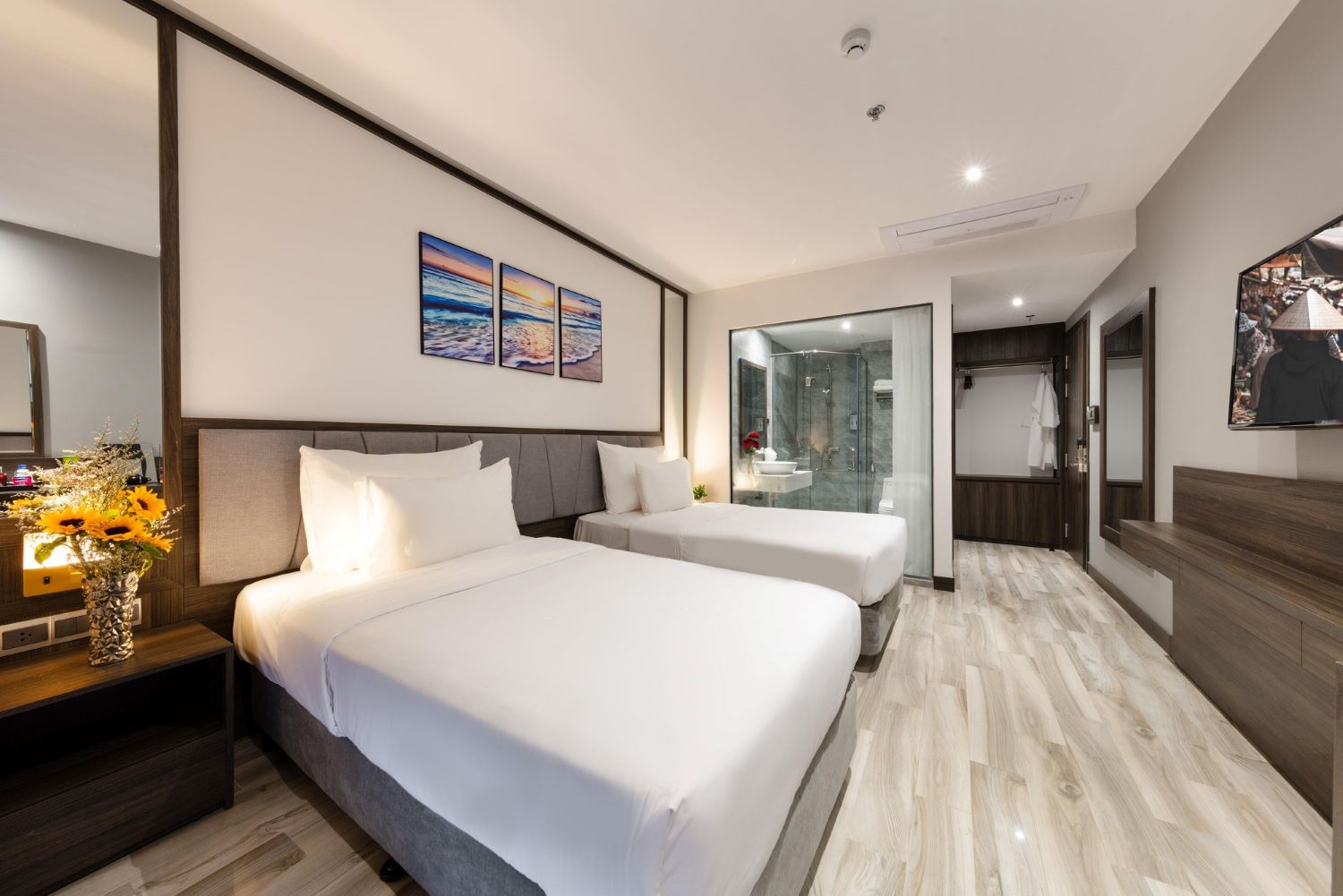 Ivy Hotel Nha Trang sừng sững ngay trên con đường Hồng Bàng 3