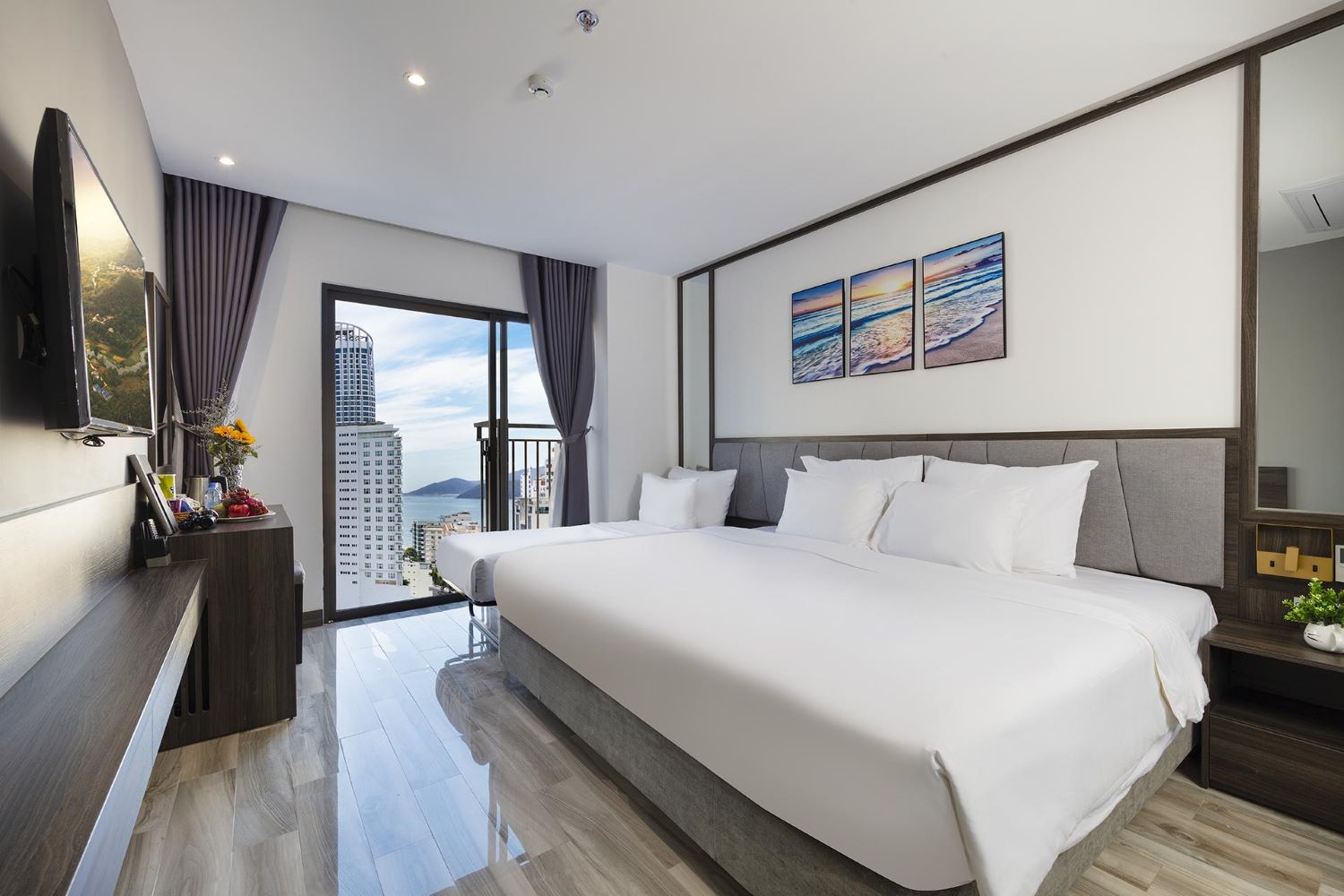 Ivy Hotel Nha Trang sừng sững ngay trên con đường Hồng Bàng 7