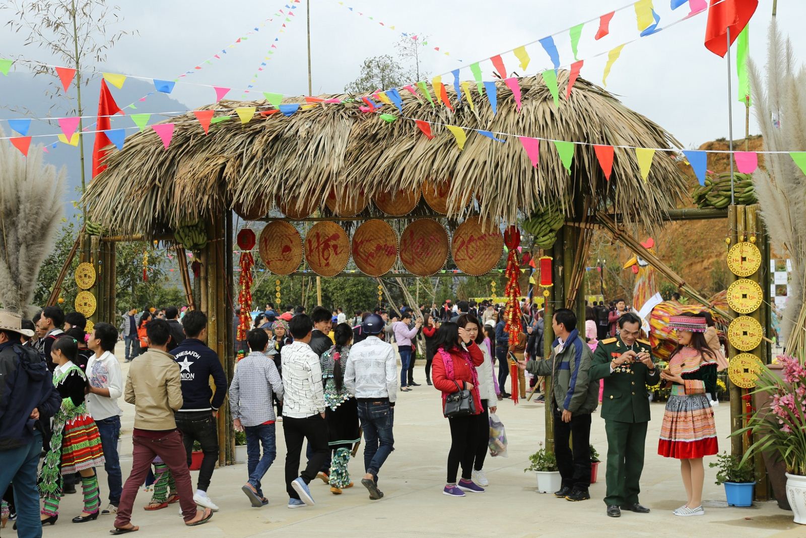 Lễ hội khèn hoa và Mở cổng trời Fansipan - Khám phá lễ hội miền núi Tây Bắc kỳ vĩ 6