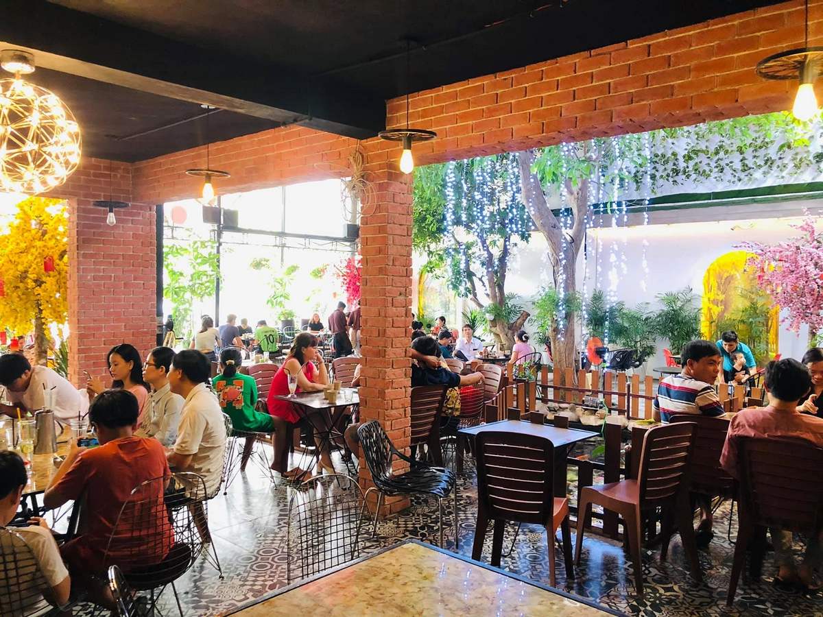 KOI café Phú Yên – Quán cà phê cá Koi đầu tiên tại Phú Yên 3