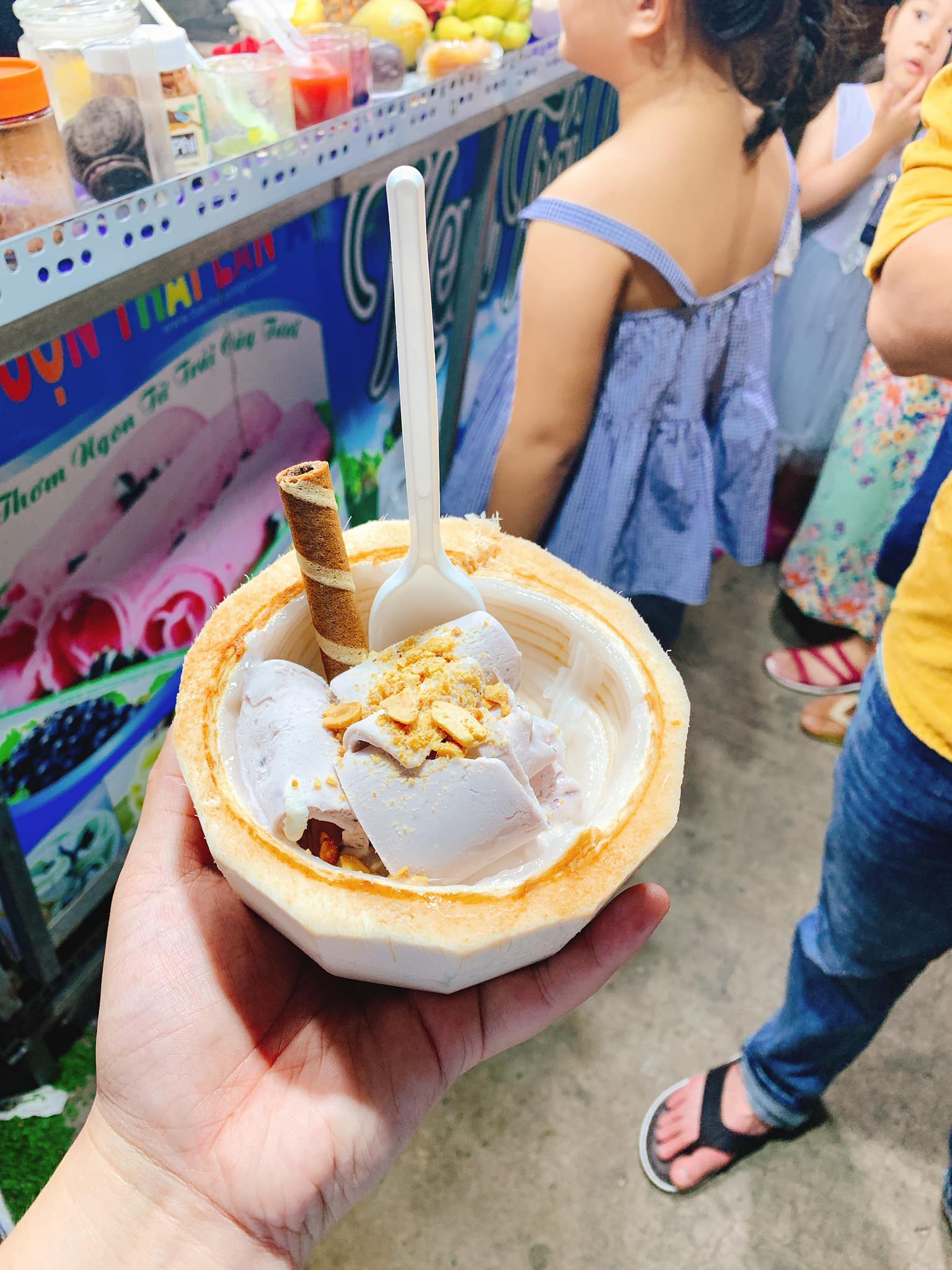 Kem cuộn Võ Thị Sáu Phú Quốc - Món ăn vặt được du khách yêu thích 6