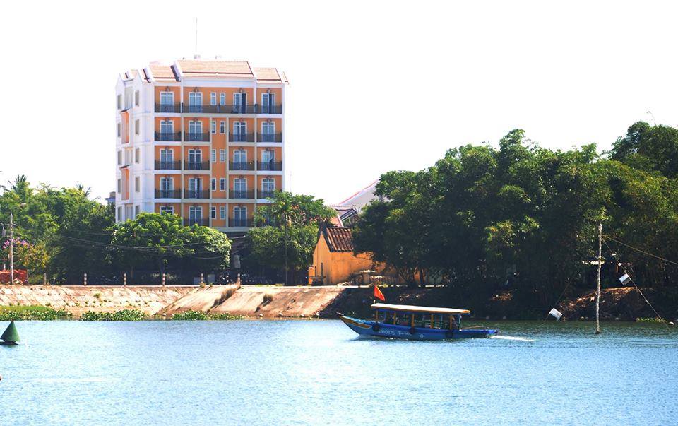 Khách sạn Royal Riverside – Khách sạn 4 sao nằm cạnh sông Thu Bồn 2