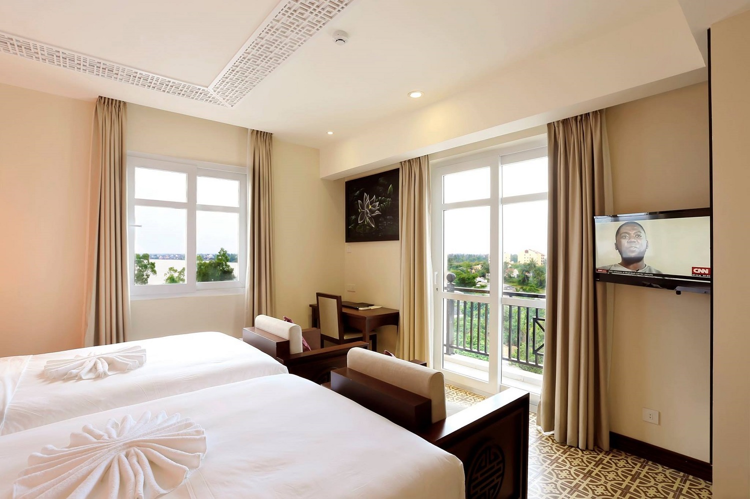 Khách sạn Royal Riverside – Khách sạn 4 sao nằm cạnh sông Thu Bồn 8