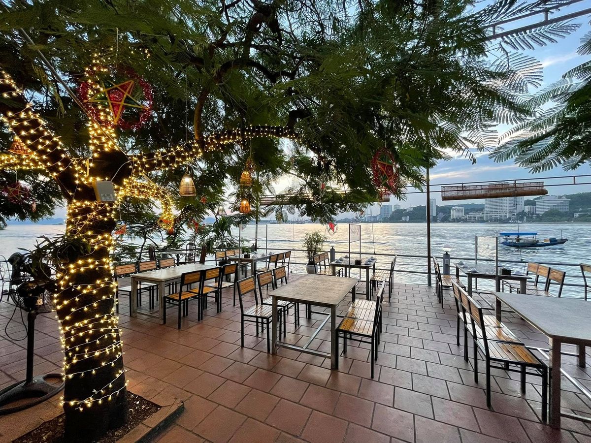 Nhà hàng Khải Hương – 'Bán đảo' hải sản nhỏ xinh với view toàn Vịnh Cửa Lục 14