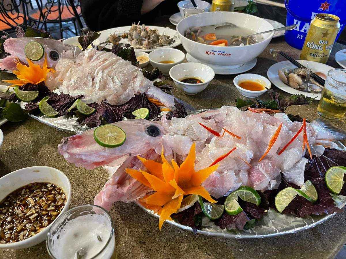 Nhà hàng Khải Hương – 'Bán đảo' hải sản nhỏ xinh với view toàn Vịnh Cửa Lục 18
