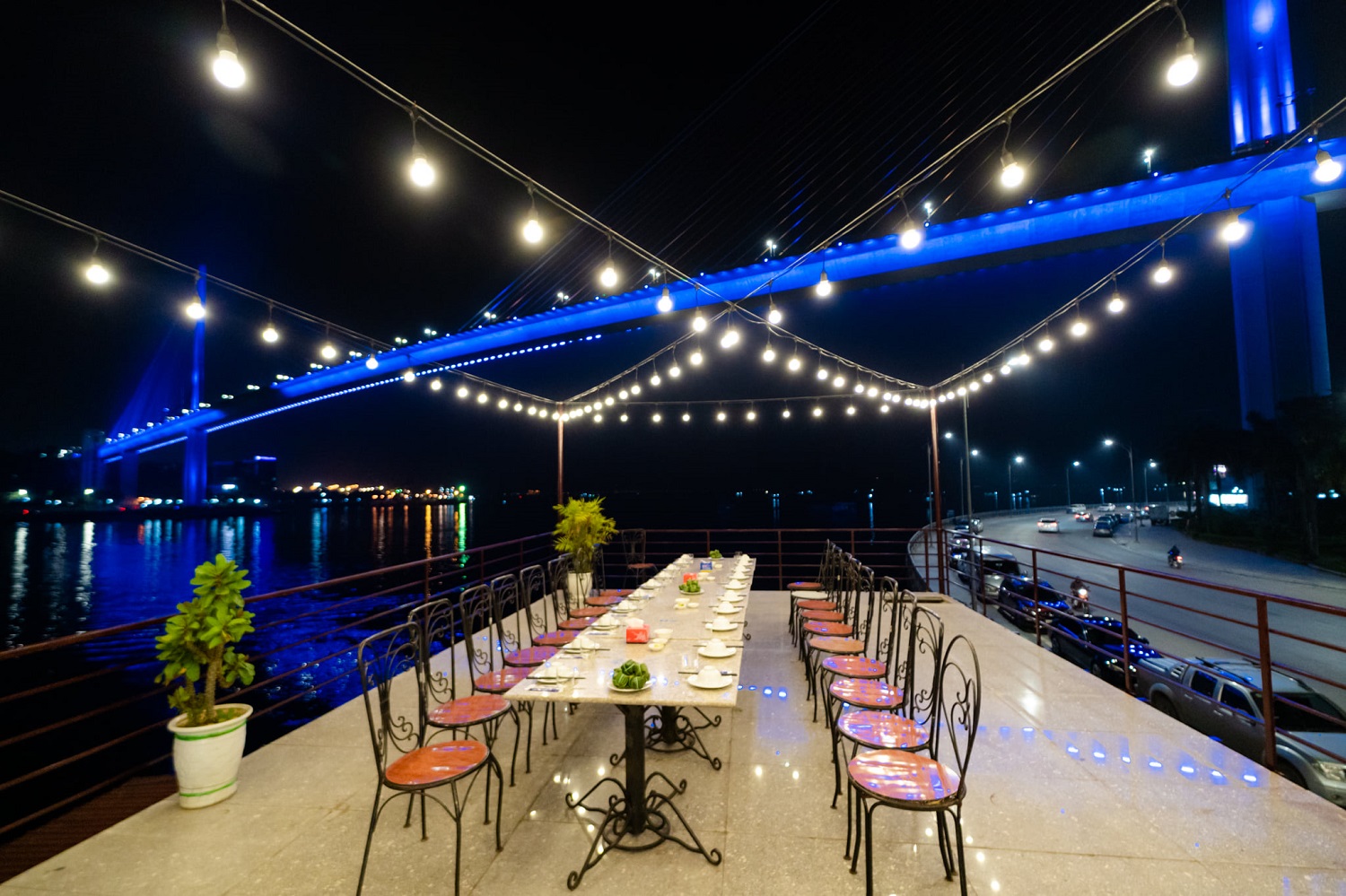 Nhà hàng Khải Hương – 'Bán đảo' hải sản nhỏ xinh với view toàn Vịnh Cửa Lục 26