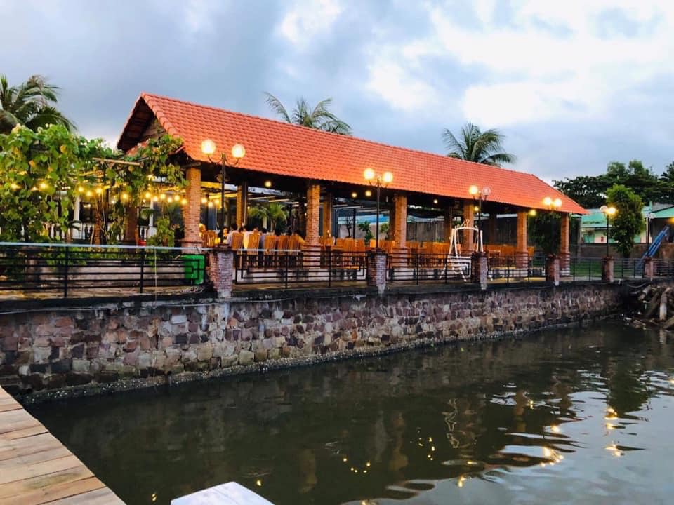 Nhà hàng Biển Xanh Phú Quốc - Nơi thích hợp để kết hợp ăn uống và hẹn hò 15