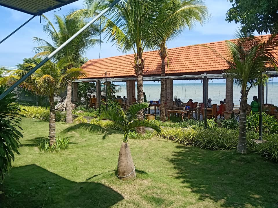 Nhà hàng Biển Xanh Phú Quốc - Nơi thích hợp để kết hợp ăn uống và hẹn hò 16