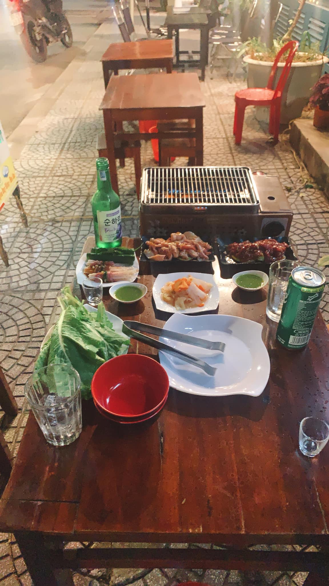 Nướng Khói BBQ Hội An - Oanh tạc thịt nướng và uống rượu soju vỉa hè phố cổ 9