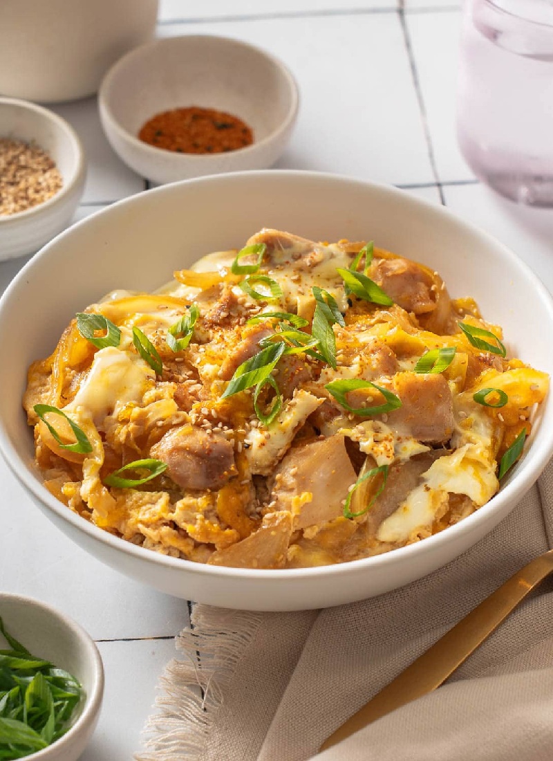 Oyakodon là gì? Món cơm gà trứng đặc biệt trong ẩm thực Nhật Bản 2