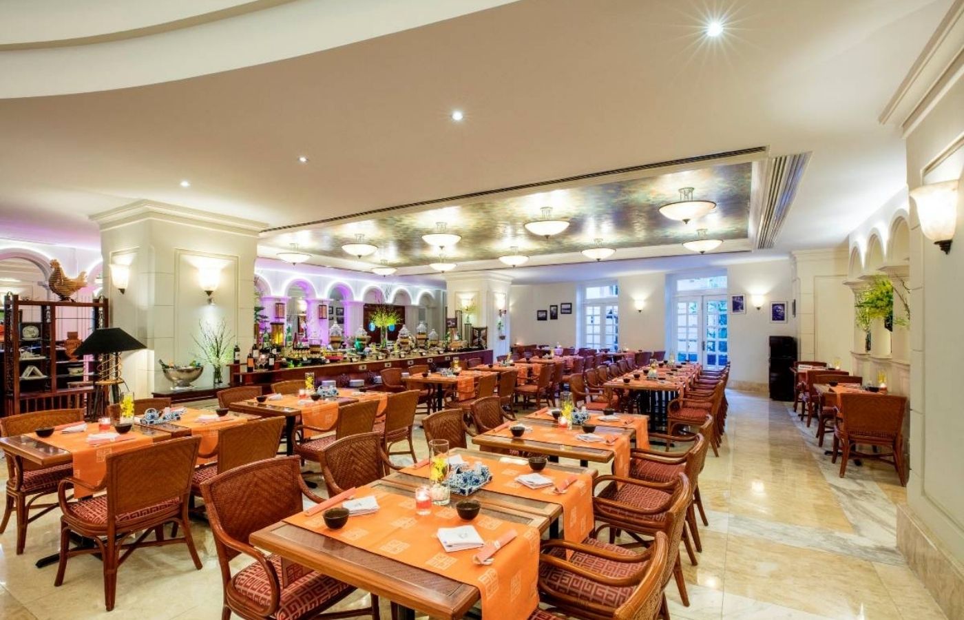 Sunrise Nha Trang Beach Hotel & Spa - Mang phong cách cổ điển giữa lòng thành phố 8