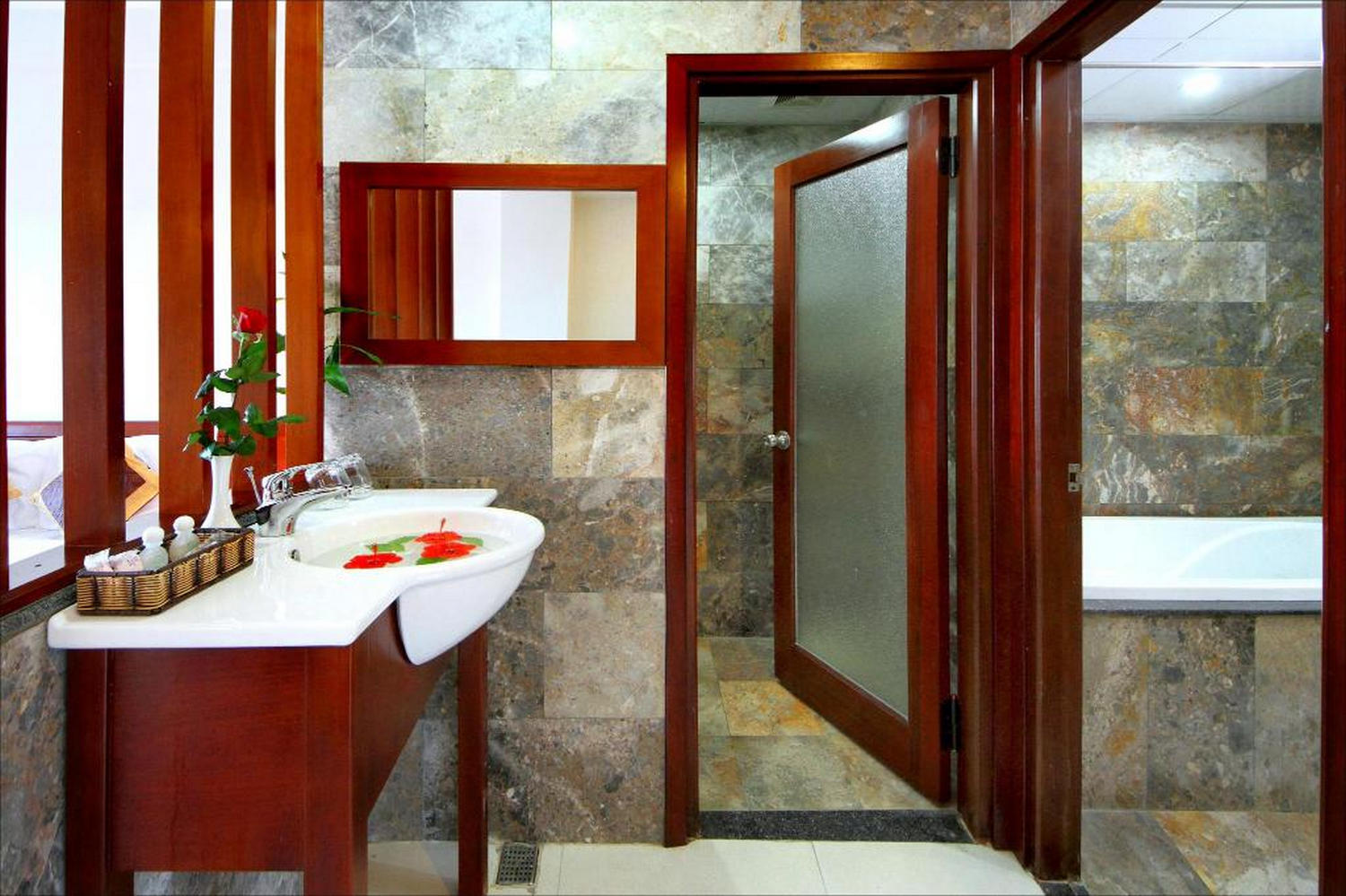 Sunshine Hotel Hội An - Tia nắng sáng ngay giữa phố cổ Hội An và bãi biển Mỹ Khê 6