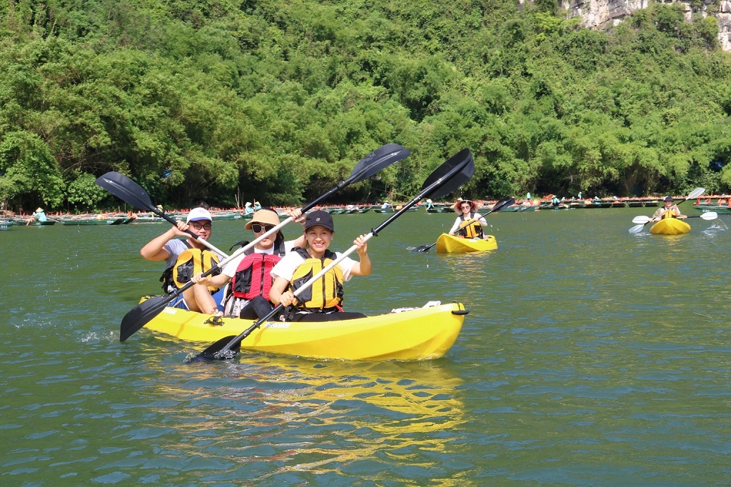 Tất tần tật về chèo thuyền Kayak Tràng An mà bạn cần biết 11