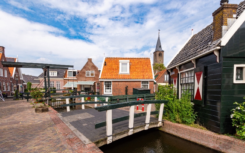 Volendam: Thị trấn ven biển cổ kính và quyến rũ của Hà Lan 6