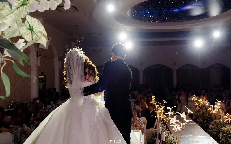 Review chi tiết chi trung tâm hội nghị tiệc cưới Á Đông Riverside 6