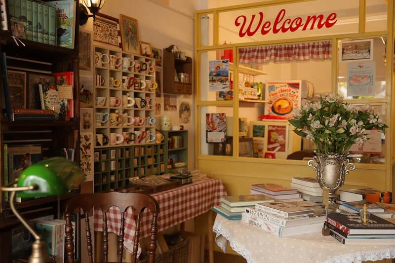 A Little Studio, quán cafe vibe tiệm sách cổ tích giữa Phú Nhuận 14