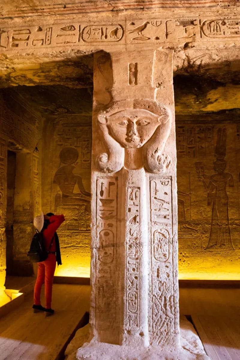 Abu Simbel quần thể đền đài đồ sộ của Pharaoh Ramses II Ai Cập 9