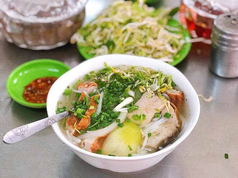 Khám phá ẩm thực Việt Nam với 10 món ăn vang danh quốc tế 9