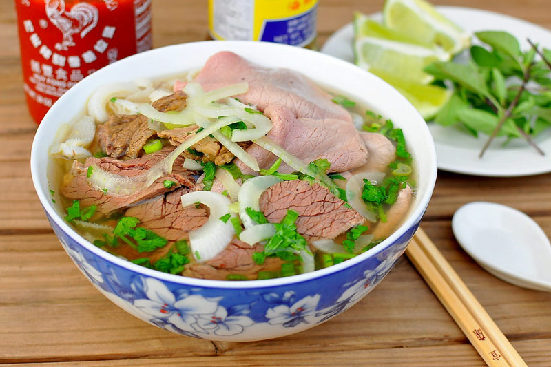 Khám phá ẩm thực Việt Nam với 10 món ăn vang danh quốc tế 2