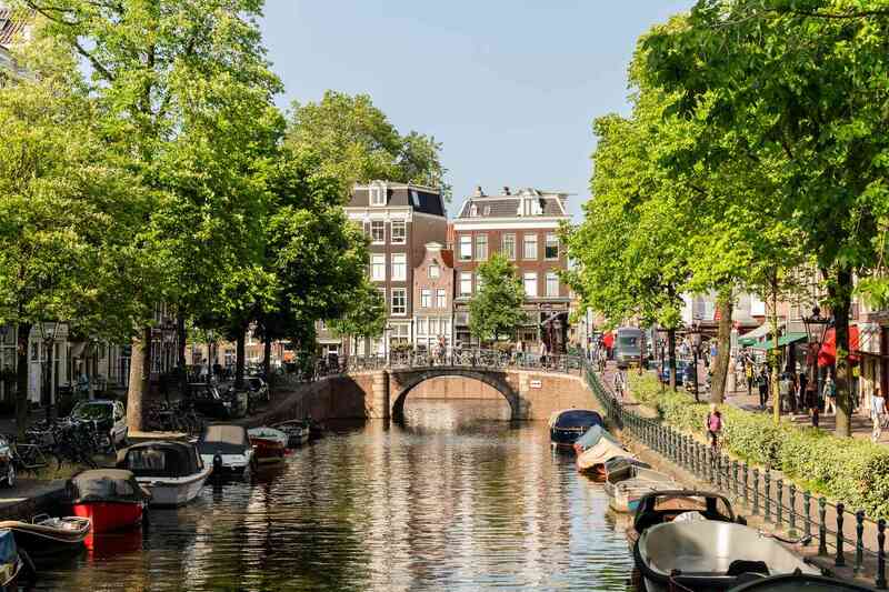 Amsterdam Hà Lan, thành phố cổ kính với vẻ đẹp trữ tình 2