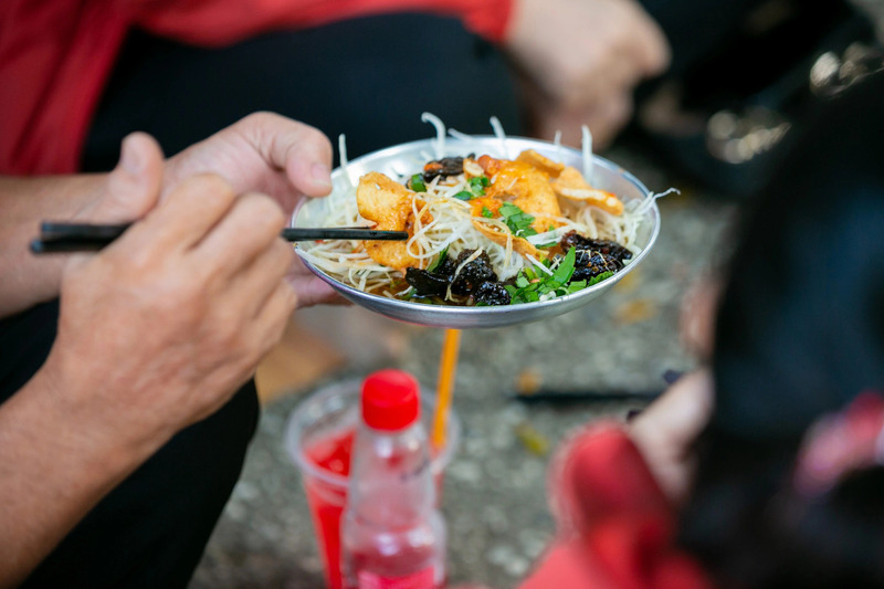Ăn gì ở Sài Gòn để thỏa mãn cơn thèm ẩm thực đường phố 11