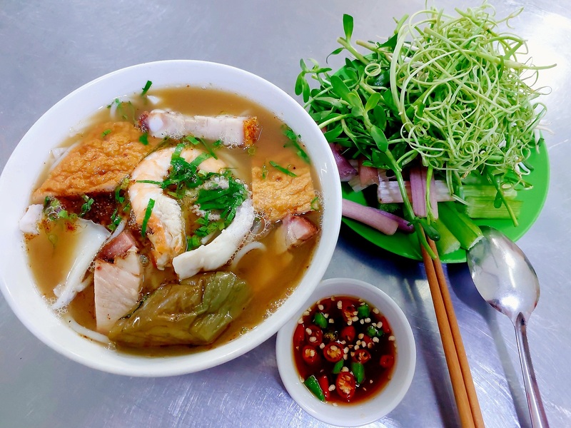Ăn gì ở Sài Gòn để thỏa mãn cơn thèm ẩm thực đường phố 4