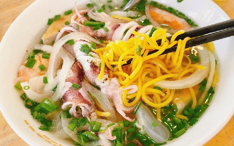 Danh sách 12 món ăn sáng Phú Yên ngon, rẻ, đúng chất miền biển 4