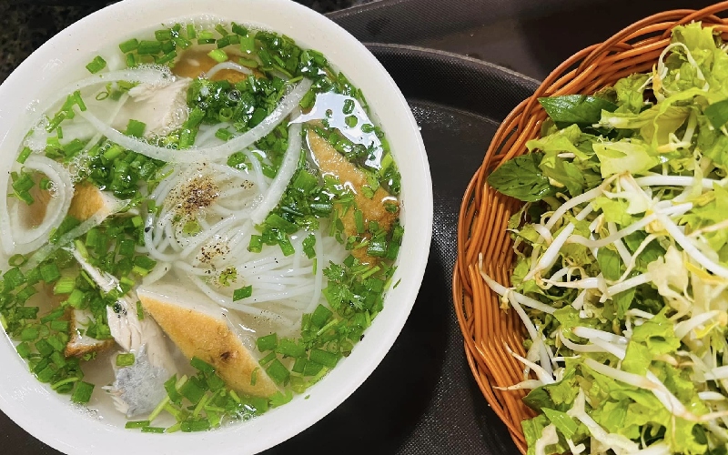 Danh sách 12 món ăn sáng Phú Yên ngon, rẻ, đúng chất miền biển 5