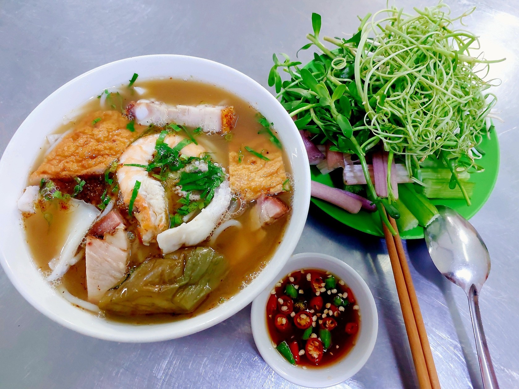 Phá đảo ngày mới với top 9 món ăn sáng Sài Gòn ngon mê mệt 7