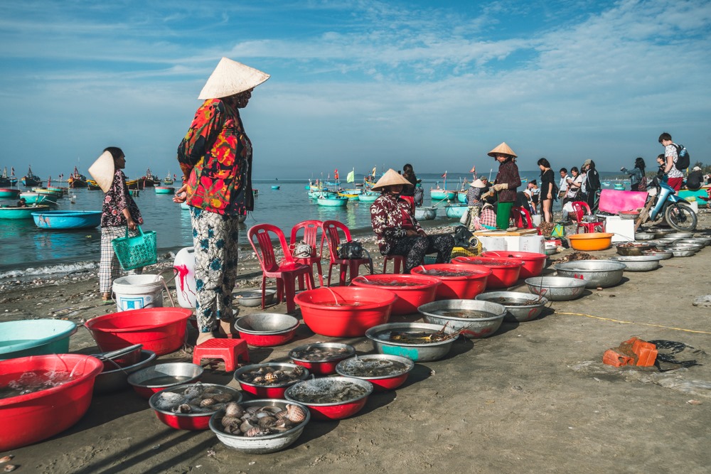Ăn thử hải sản nướng bán rong trên bờ biển Phan Thiết thơ mộng 2