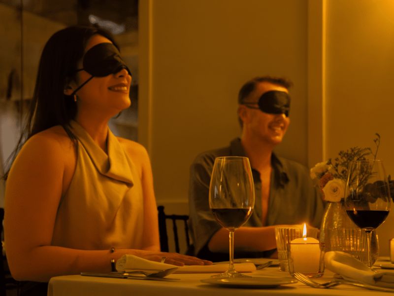 Noir dining in the dark - Trải nghiệm ăn trong bóng tối độc lạ tại Sài Gòn 3