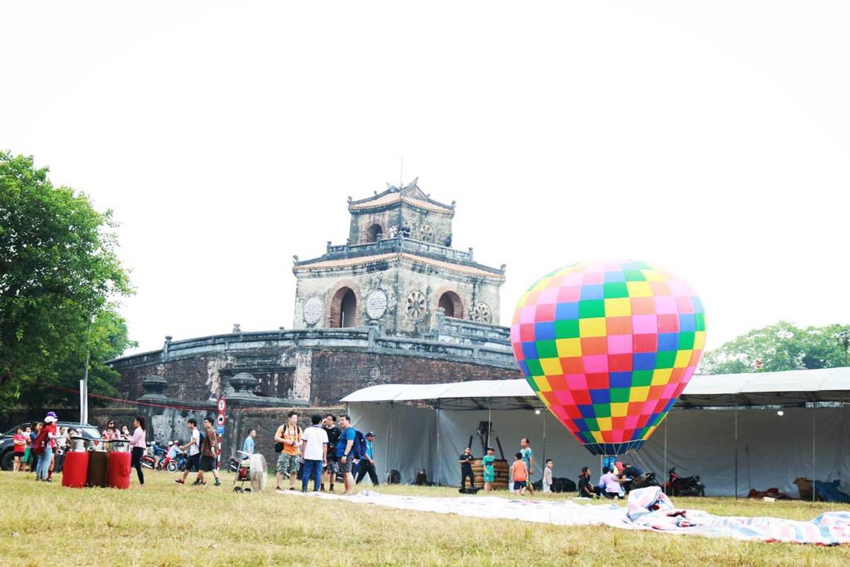 Ấn tượng Lễ hội khinh khí cầu Huế rực rỡ sắc màu 7