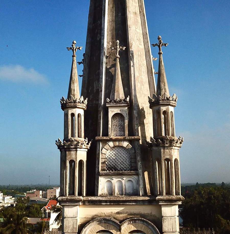 Ấn tượng Nhà thờ Cái Bè với kiến trúc Roman nơi ngã ba sông 6