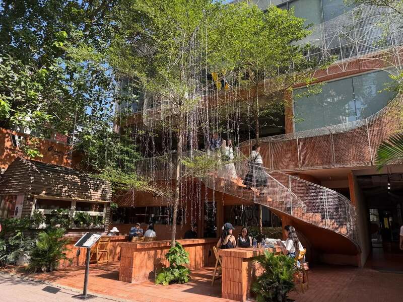 Anh Coffee Roastery, tuyệt tác quán cà phê gạch đỏ ở Sài Gòn 3