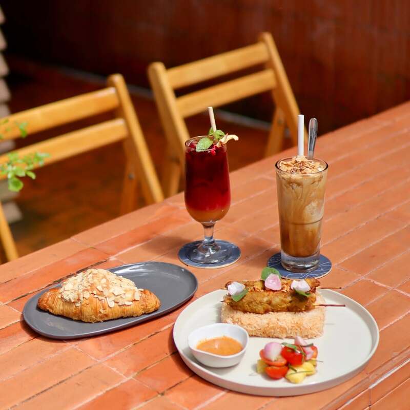 Anh Coffee Roastery, tuyệt tác quán cà phê gạch đỏ ở Sài Gòn 8