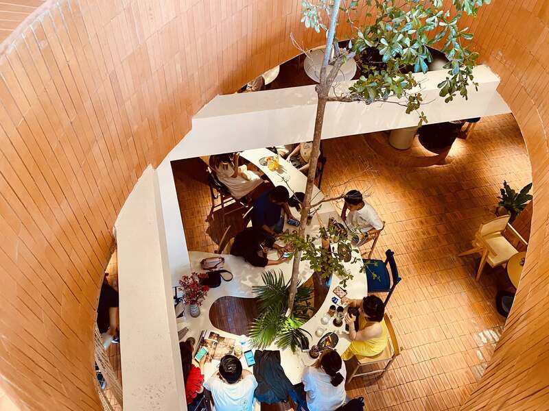 Anh Coffee Roastery, tuyệt tác quán cà phê gạch đỏ ở Sài Gòn 9
