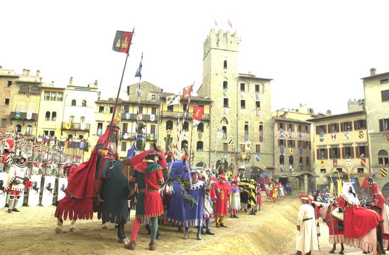 Vùng đất kiến trúc Arezzo, miền di sản cổ kính 6