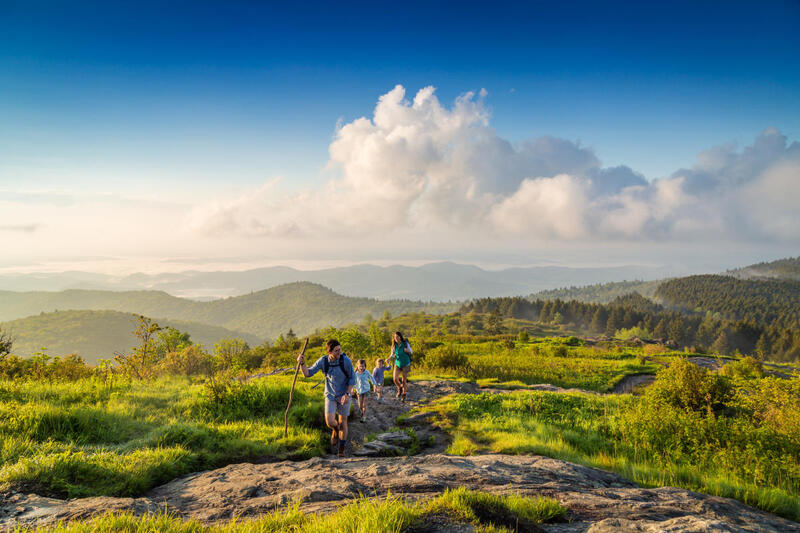 Asheville thị trấn miền núi hòa hợp với cảnh quan hiện đại ở Bắc Carolina Mỹ 5