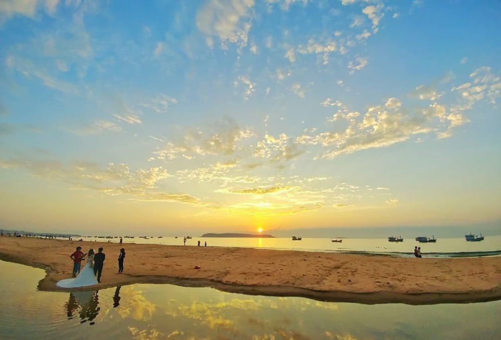 Bãi biển Long Thuỷ Phú Yên - Nét đẹp hoang sơ, thanh bình 9