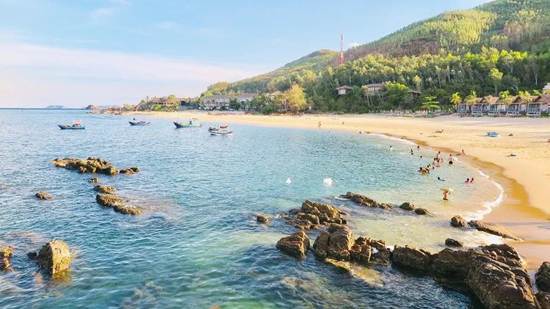 Top 12 bãi biển Quy Nhơn với cảnh sắc hữu tình, làn nước trong xanh 12