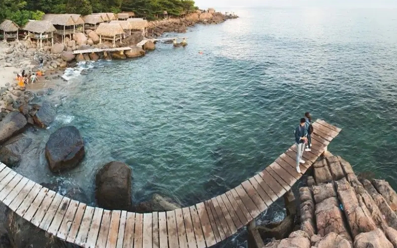 Bãi Đá Đen Đà Nẵng: Thiên đường hoang sơ làm du khách say lòng 7