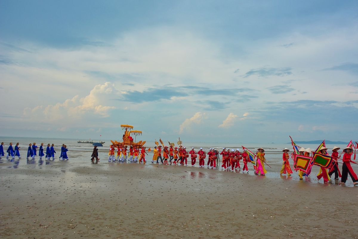 Bãi Trà Cổ - Một trong những bãi biển đẹp nhất Hạ Long 3